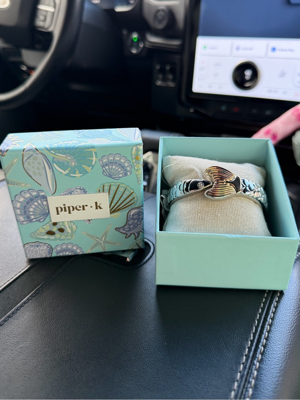 Piper K Two-Tone Fish Tail Sardine Coastal sea life bangle Bracelet Silver Gold - Picture 6 of 7